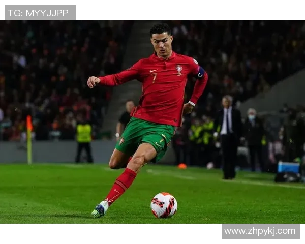 全新限量版C罗签字足球卡登场引发收藏热潮 让球迷感受传奇魅力 全新限量版C罗签字足球卡登场引发收藏热潮 让球迷感受传奇魅力