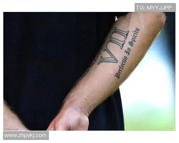 探索足球球星的独特纹身艺术与象征意义背后的故事 探索足球球星的独特纹身艺术与象征意义背后的故事