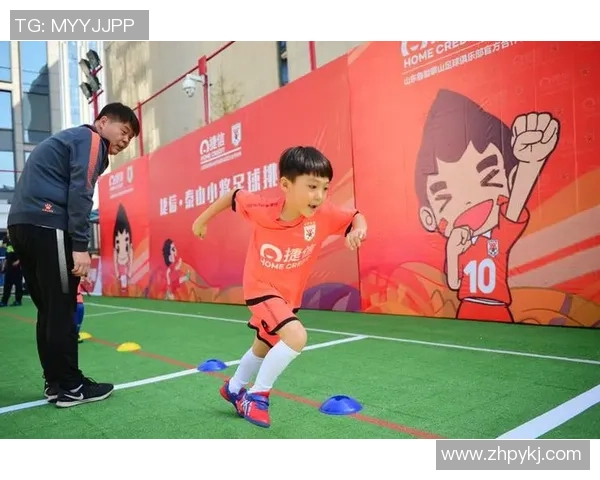 教练携手王牌足球球星共创辉煌征程点燃绿茵梦想舞台 教练携手王牌足球球星共创辉煌征程点燃绿茵梦想舞台