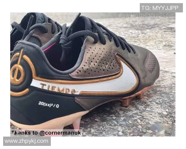 碎钉足球鞋球星同款引领潮流助力球场表现提升体验