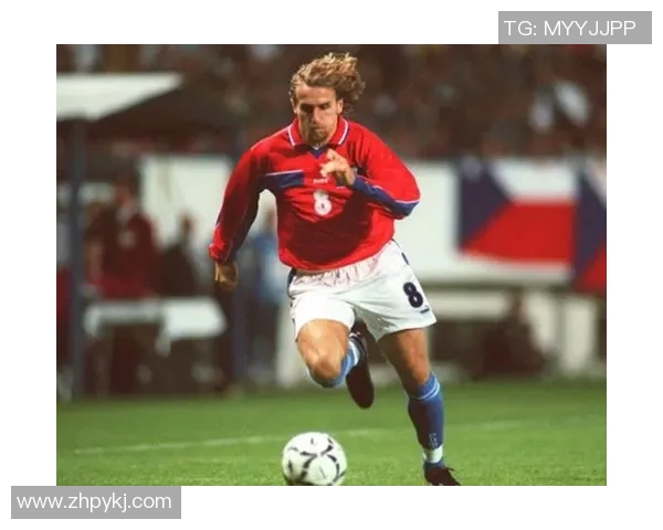 足球场上英姿飒爽,球星西装搭配展现不一样的魅力风采 足球场上英姿飒爽,球星西装搭配展现不一样的魅力风采